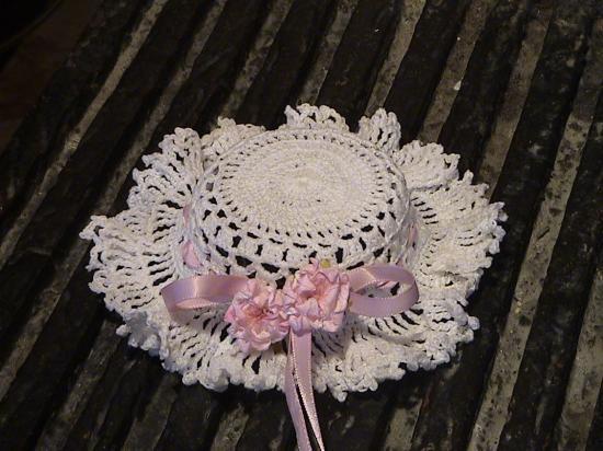 chapeau au crochet miniature