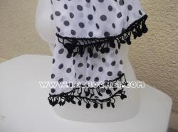 Foulard à pois avec une bordure au crochet